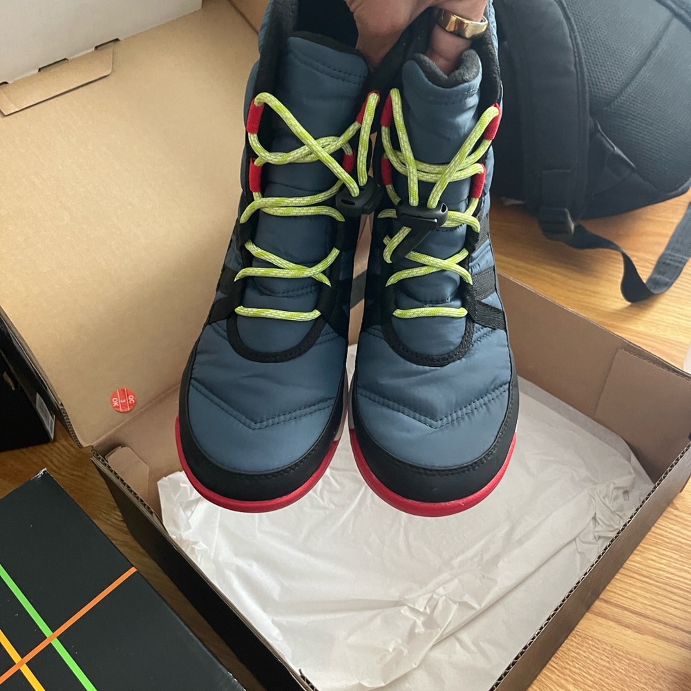 Sorel Kids Blue and Red High-Top Snowboots